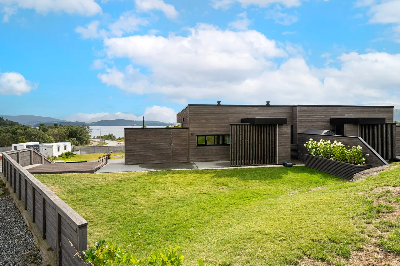 201_af27ee3d-5692-4dce-a458-3bb4b98991af