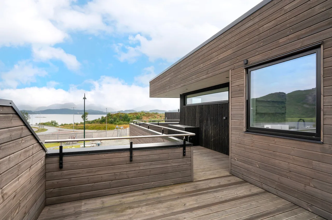 201_bb87b4b8-e334-49d0-8775-755e90ebfb44